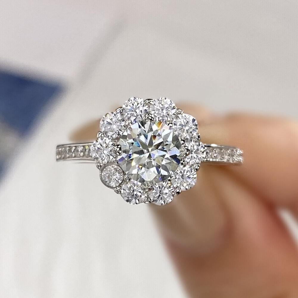 2.50Ct Round Cut Simulated Diamond Stunning Wedding Ring 14k White Gold Plated