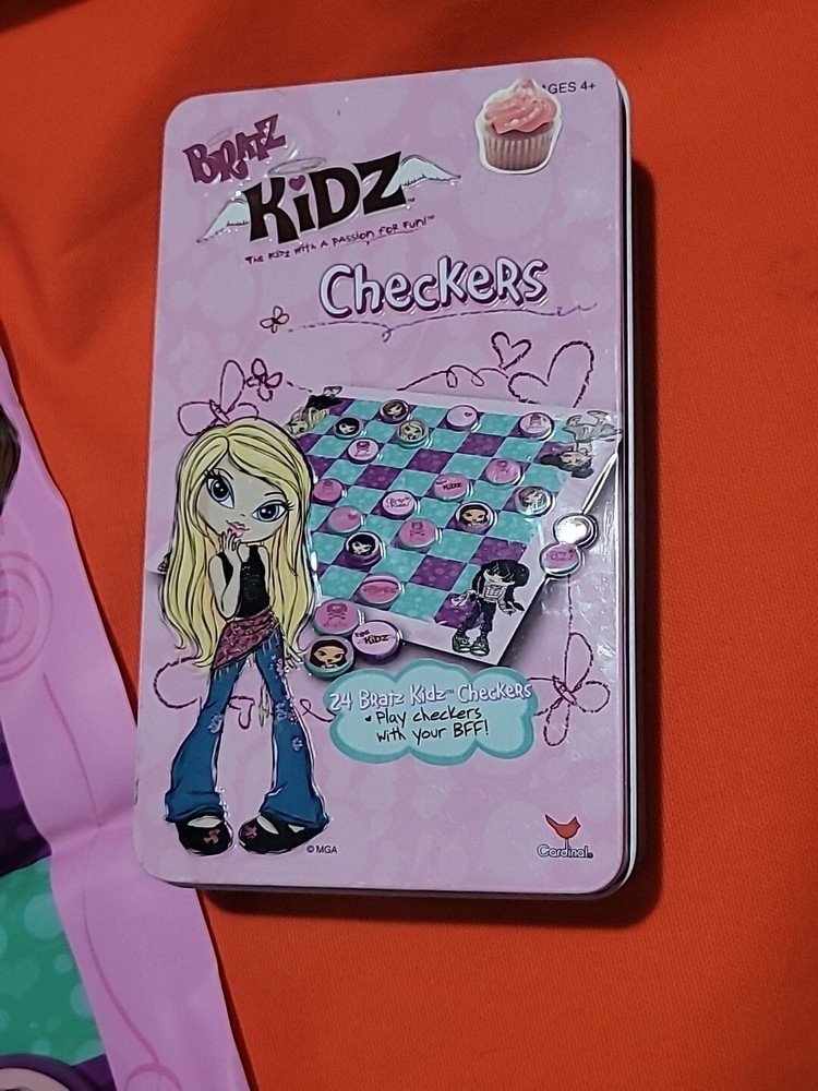 VTG COLLECTIBLE BRATZ KIDZ  CHECKERS GAME WITH Tin CASE-MGA ENTERTAINMENT See De