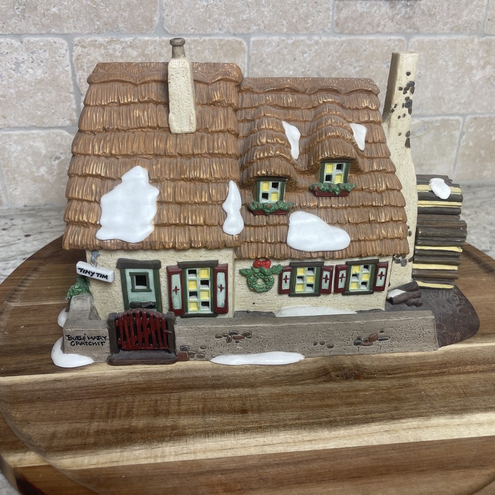 Dept 56 Dickens Village Bob Cratchit & Tiny Tim Christmas Cottage