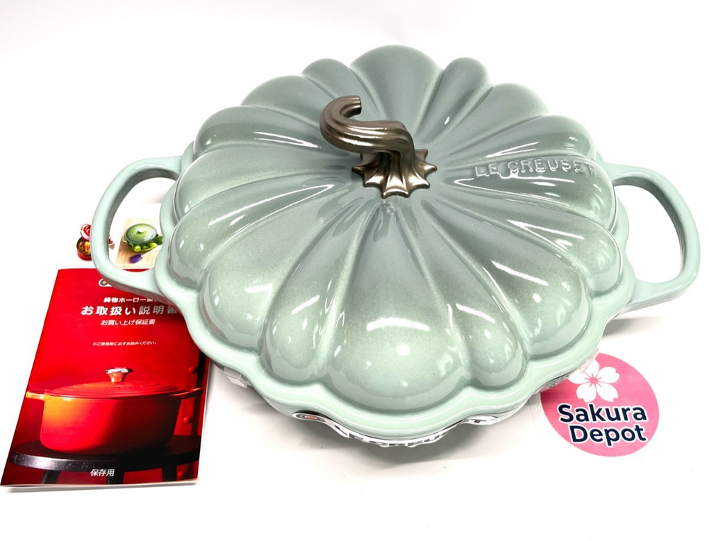 Le Creuset Sea Salt Halloween Signature Buffet Casserole Pumpkin 28cm Japan  New