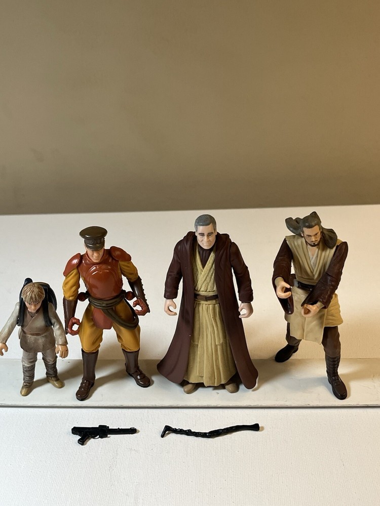 Retro Star Wars Action Figures 1998-2002 Set with 4 Figures & 2 Accessories  