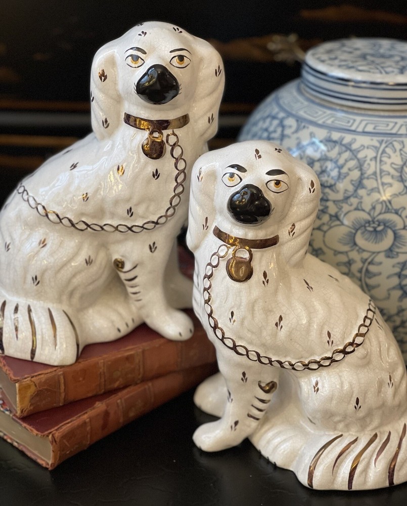 Magnificent 19C White English Staffordshire Spaniel Fox Hound Mantle Dog Pair 9”