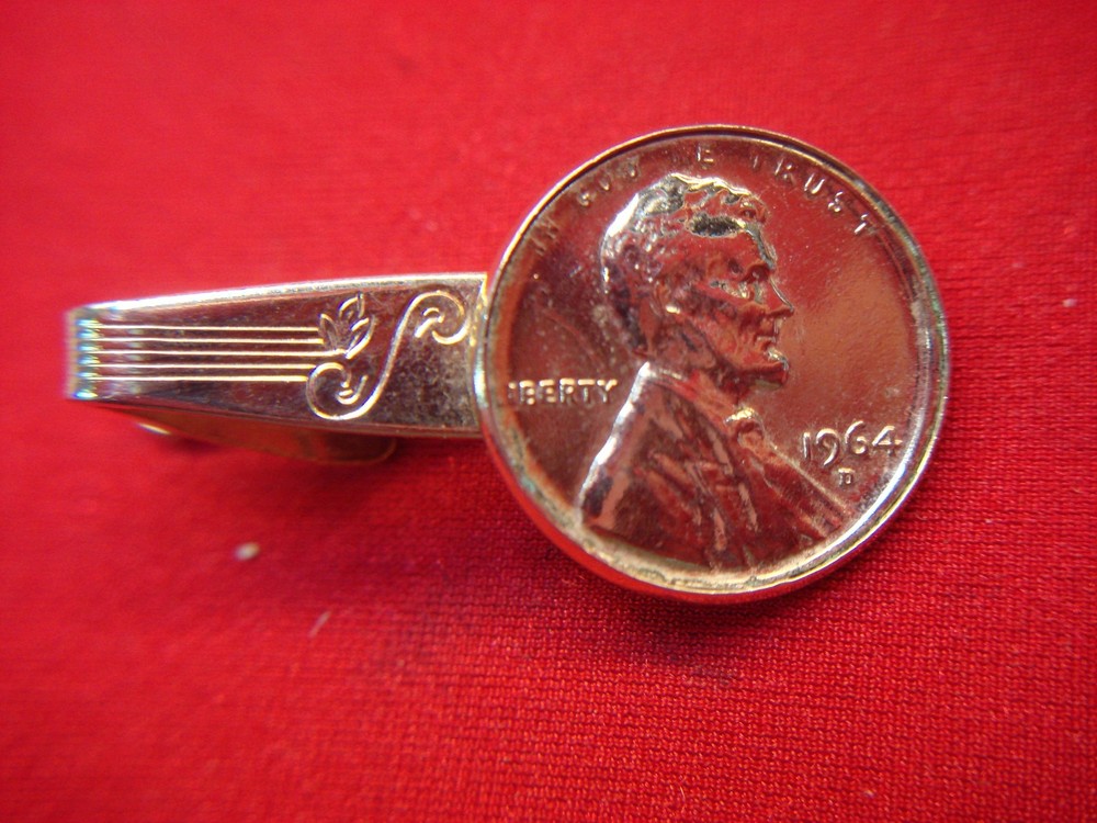 Vintage Lincoln Cent gold tone metal tie clip