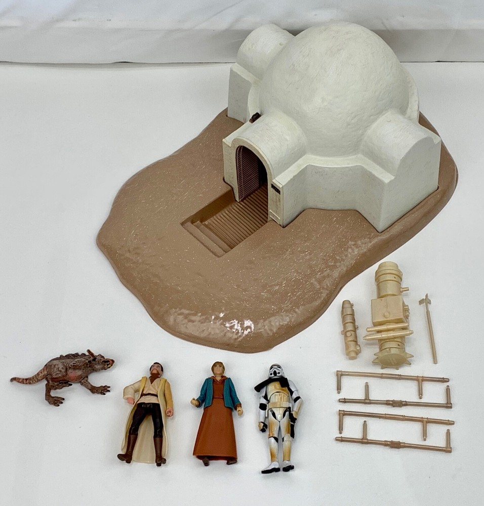 2008 Hasbro Star Wars Legacy 3.75 Lars Homestead Playset TRU Exclusive