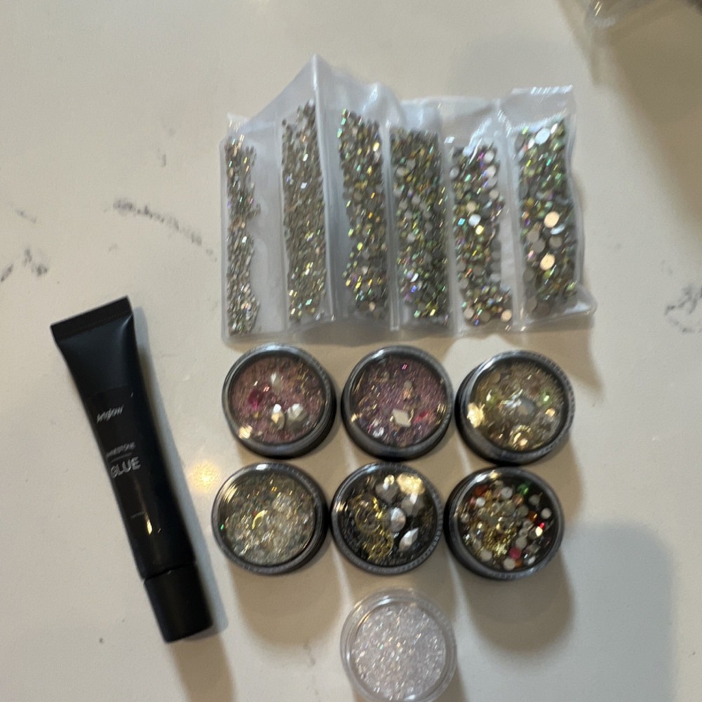 Artglow Rhinestone Nail Art Crystals Set with Glue, Assorted Colors, Round Shape