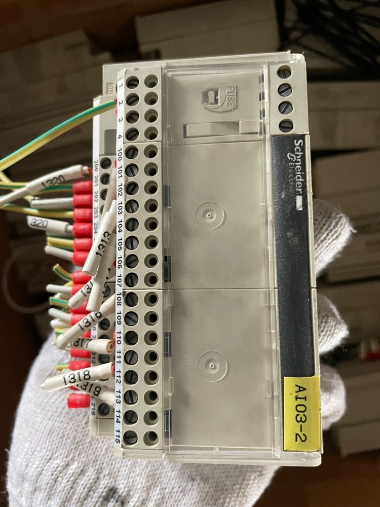 TELEMECANIQUE ABE7-CPA02 Connection Sub-Base PLC module fast ship ABE7CPA02
