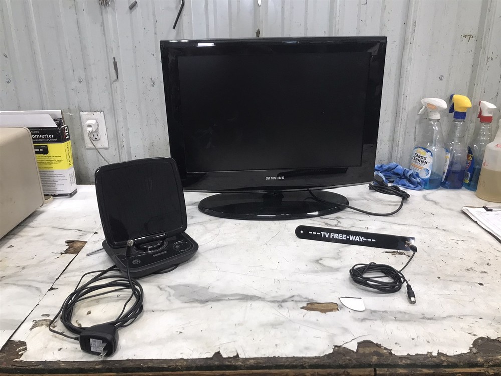 Phillips indoor amplified antenna SDV6122T/27 & Samsung TV LN22A450C1D