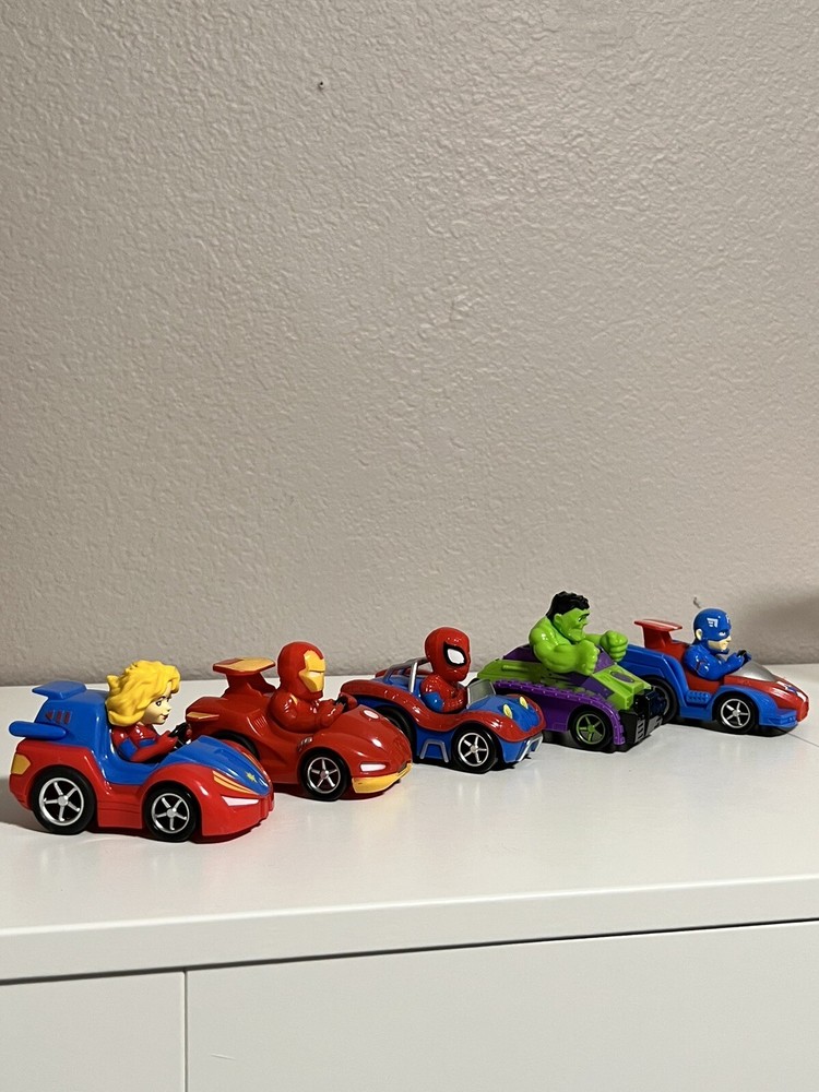 Lot of 5 Marvel Super Hero Adventures Pull Back Figures Racer Toy Cars