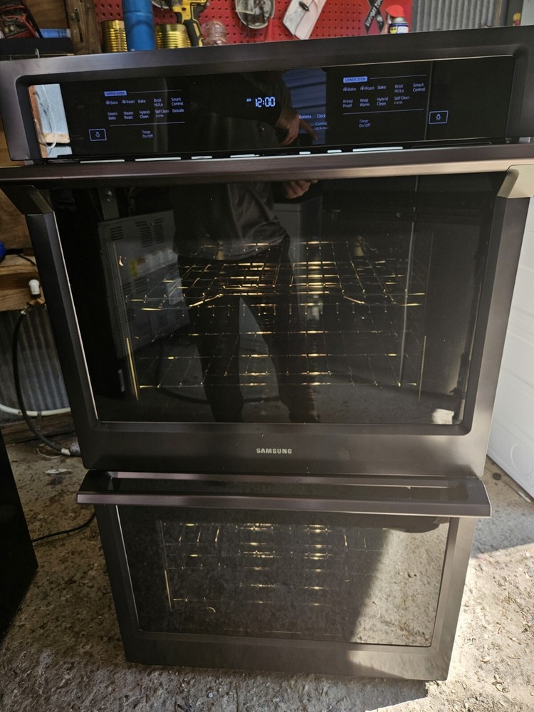 Samsung Double Wall Oven with Dual Door Design
