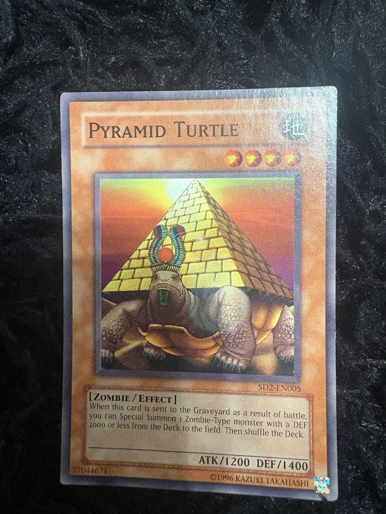 Pyramid Turtle SD2-EN005 Structure Deck: Zombie Madness Unlimited
