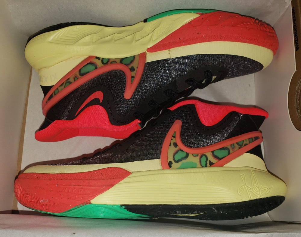 Kyrie 8 Go (PS) Black / Lemon Chiffon DQ8077-003 Kids Size 13.5C