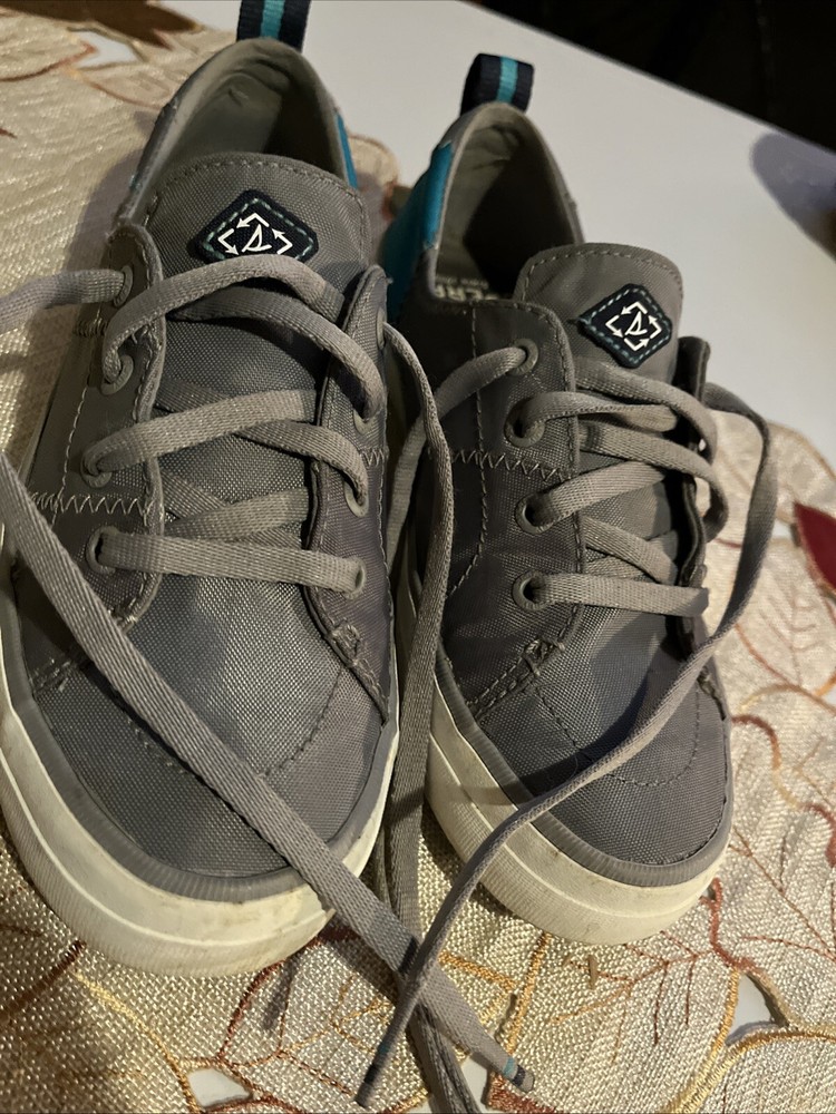 Shoes 5.5 Gray sperry