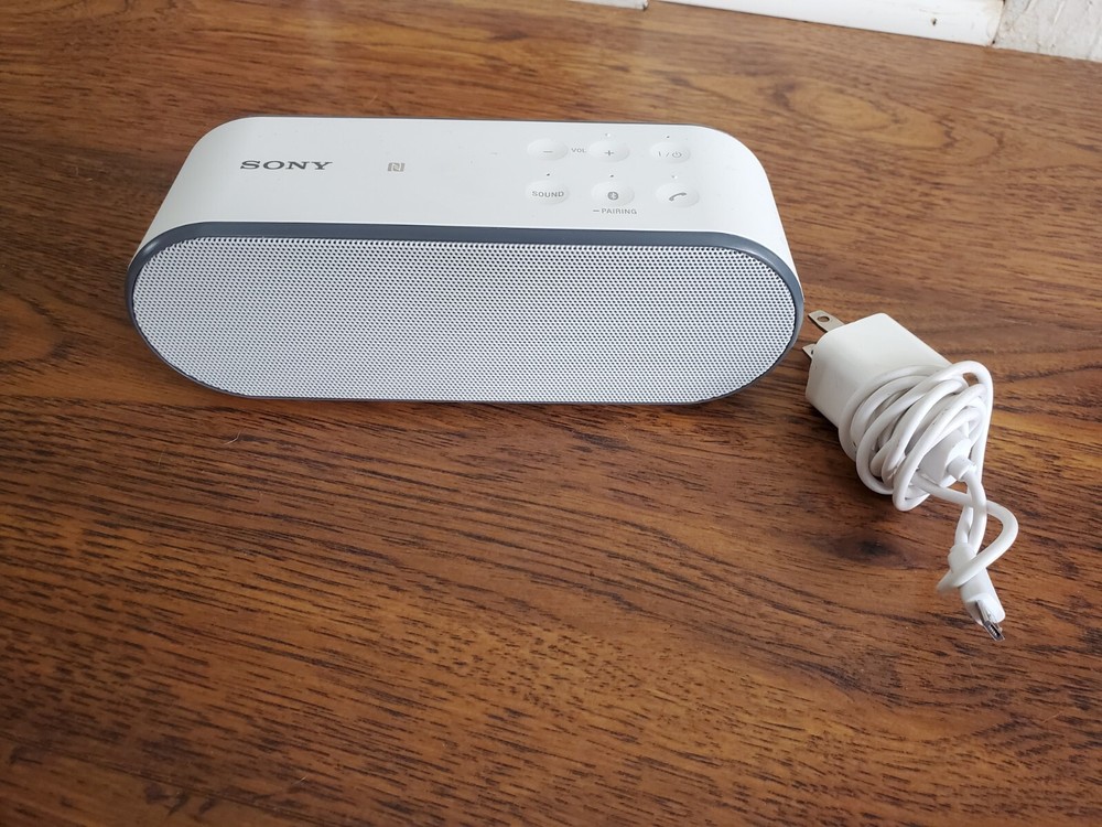 Sony SRS-X2 White Bluetooth Speaker with Pill Style Charger