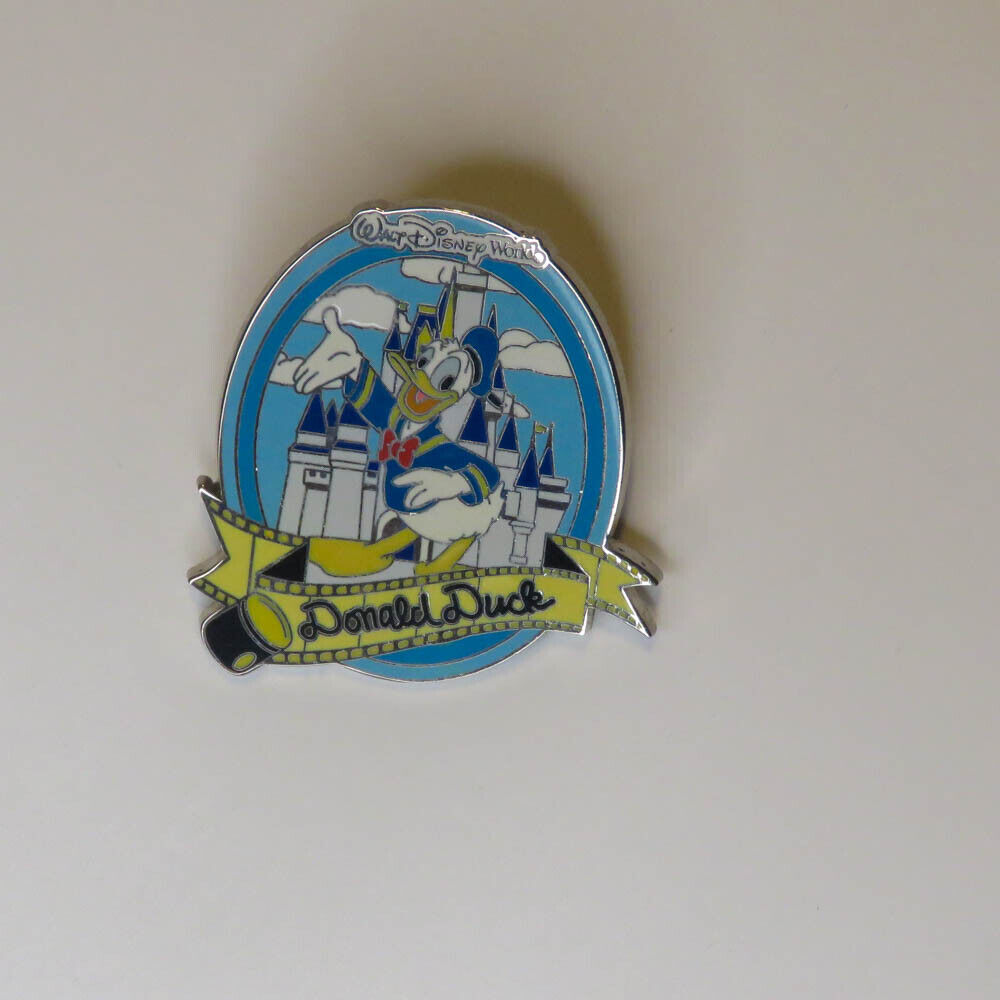 Disney Spotlight Autograph Collection Donald Duck Collectible Pin