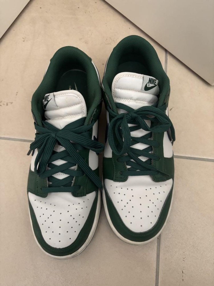 Men's 9.5 US Dunk Sneakers in Green & White