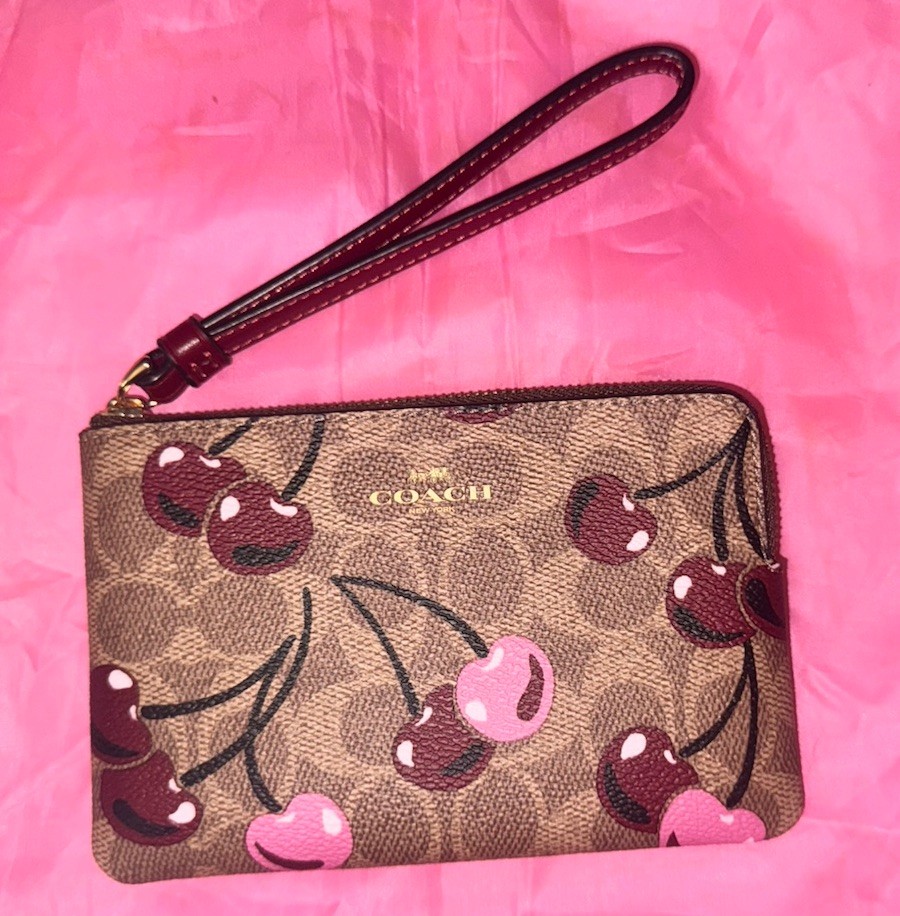 NWT Coach Corner Zip Wristlet in Cherry Print Tan Multi Style CZ450