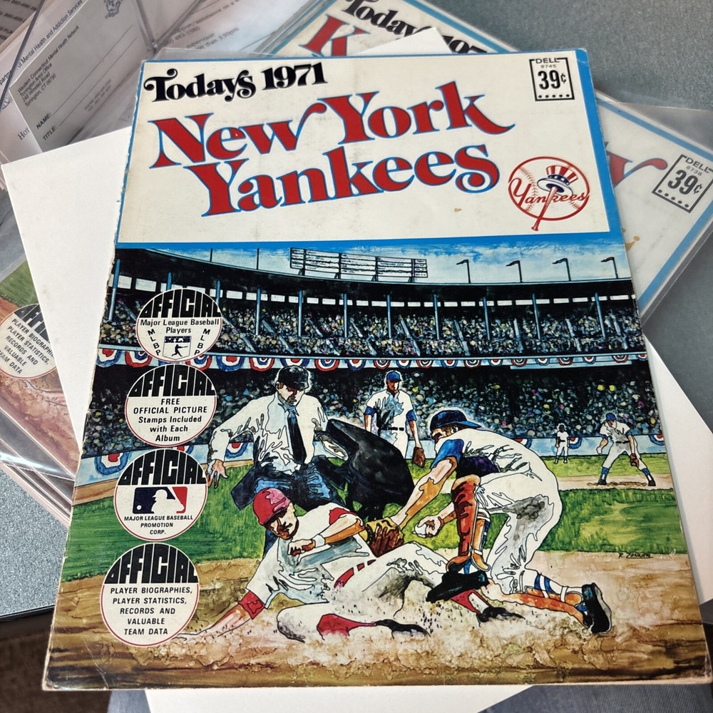 DELL TODAY'S 1971 NEW YORK YANKEES BASEBALL STAMPS BOOK