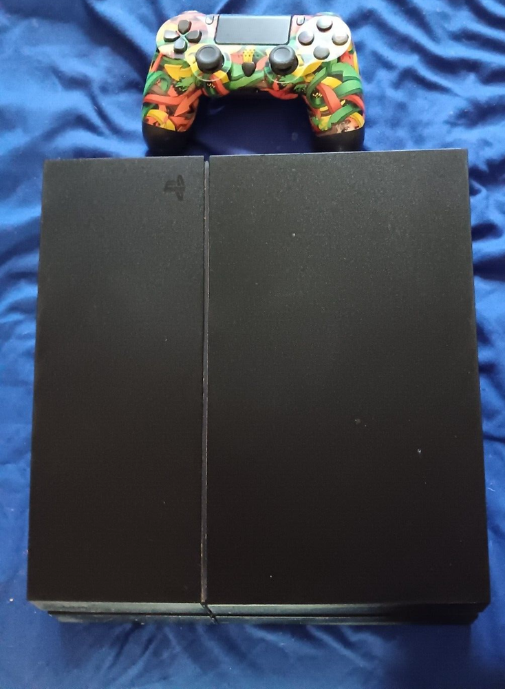 PlayStation 4 500GB Gaming Console  with 10 games