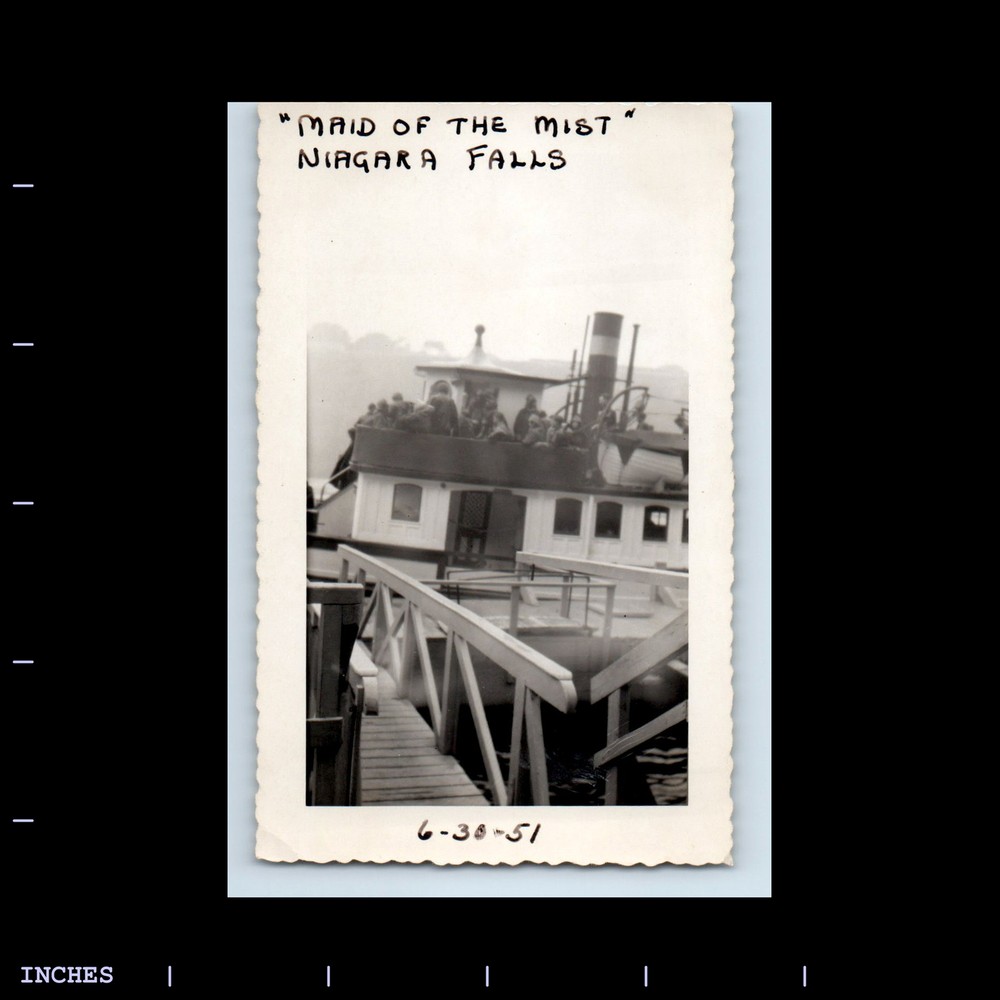 Старинное винтажное фото ГОРНИЧНАЯ МИСС НИАГАРА ВОДОПАД 1951