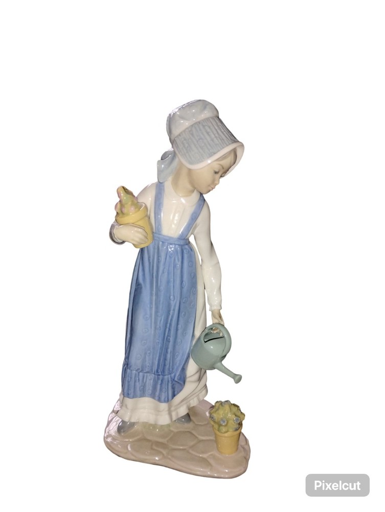 Vintage Lladro Spain NAO Daisa Porcelain Figurine Girl Holding Watering Can
