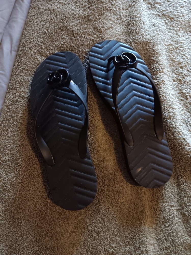 Gucci women's flip flops in size 9 luxury sandals