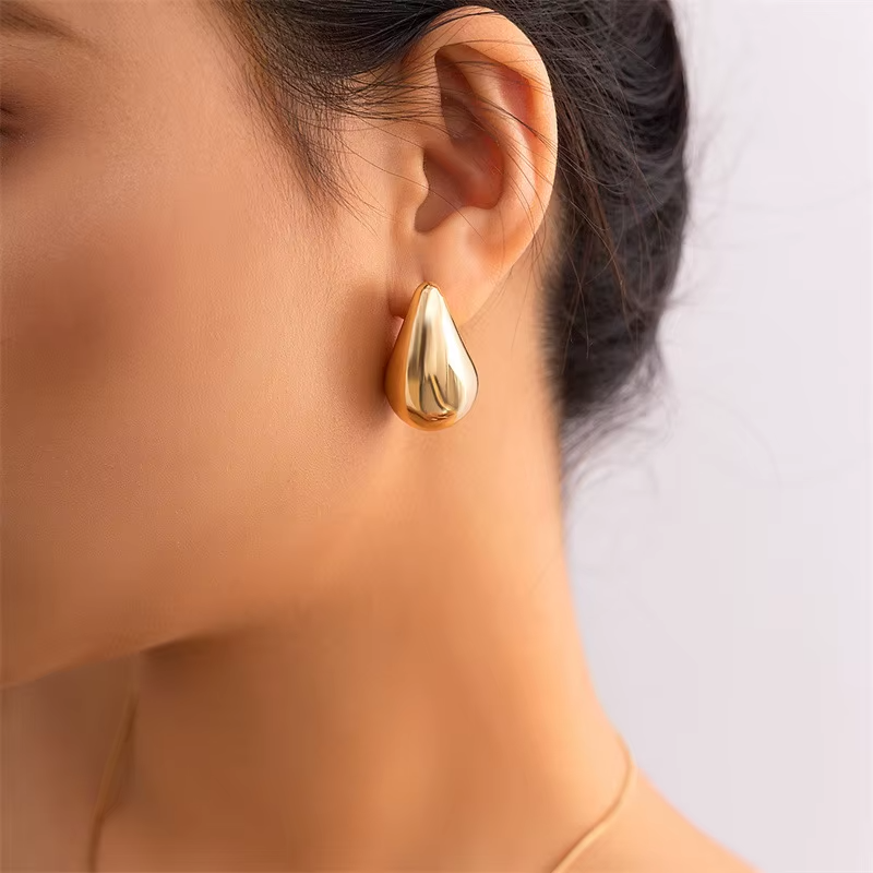 Elegant Metal Water Drop Earrings for Stylish Accessorizing