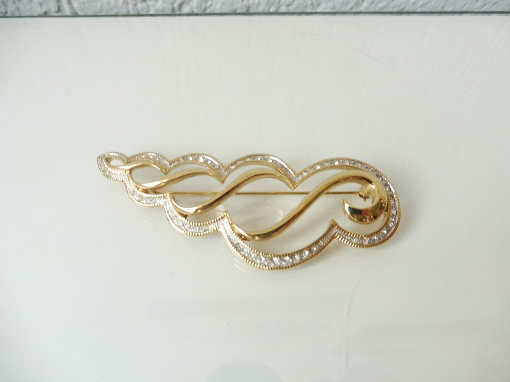 Beautiful unusual brooch with rhinestones Pierre Lang!