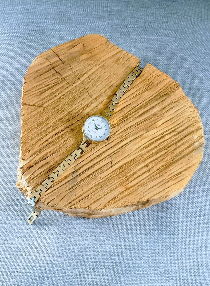 Chaika  Vintage USSR Beautiful Ladies Watch Serviced