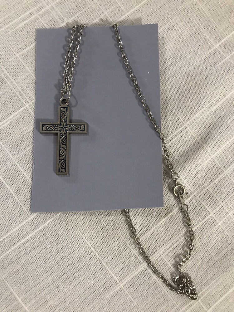 Silvertone Cross Pendant Necklace On 20 Inch Chain Jewelry Christian