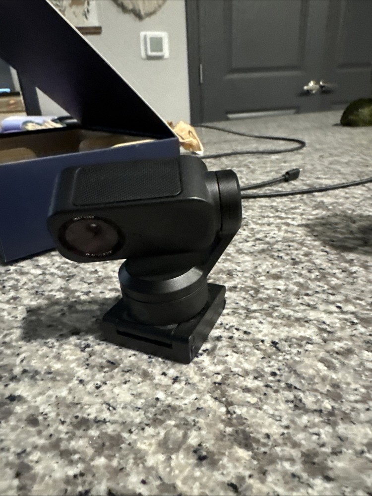 Insta360 Link 2 - PTZ 4K Webcam for PC/Mac - Black