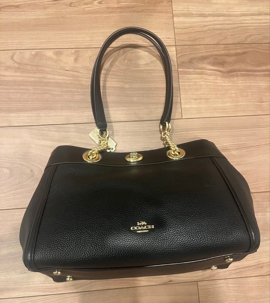 COACH Black Leather Bag for Women Stylish & Timeless