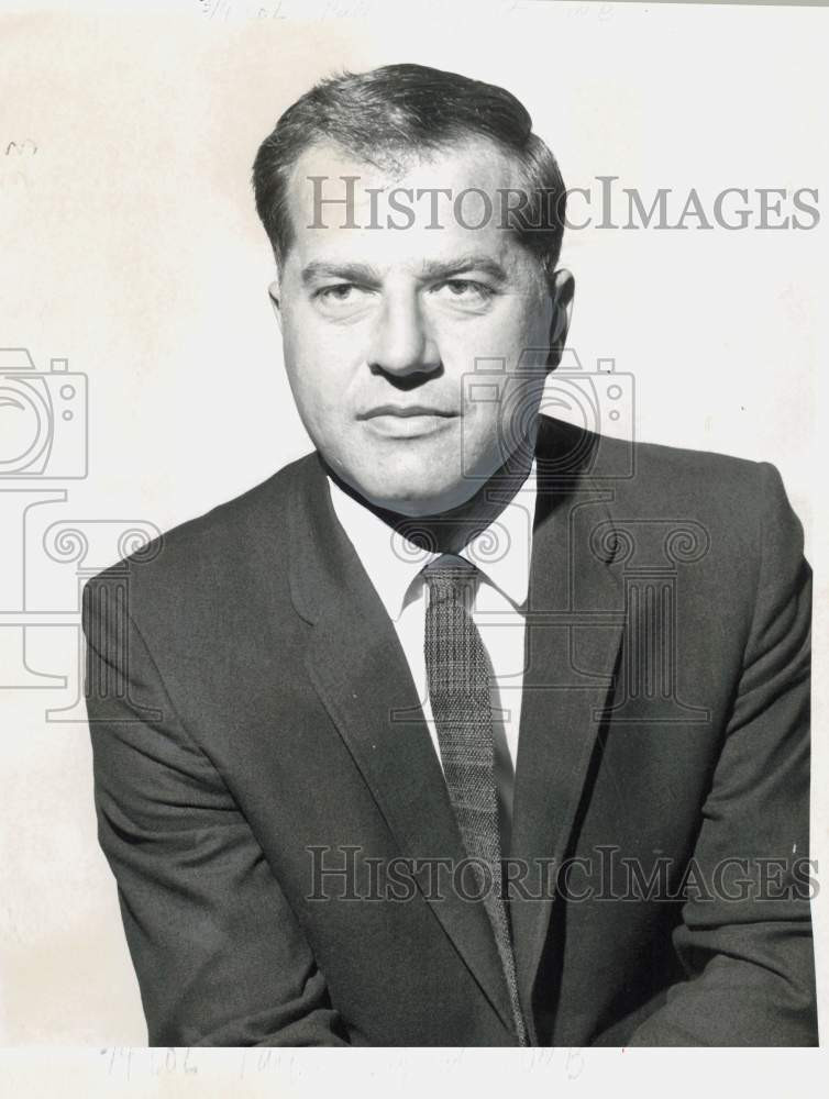 1967 Press Photo Architect Roger W. Patten - lra75513