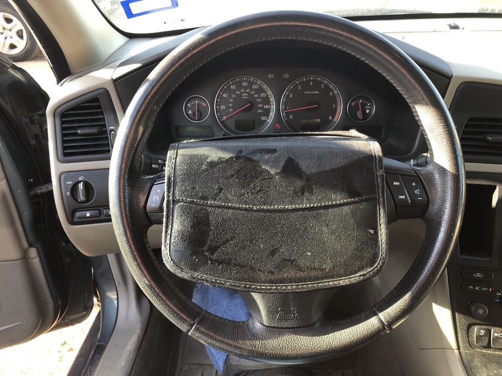 2004 Volvo S60 OEM Steering Wheel Part 938184
