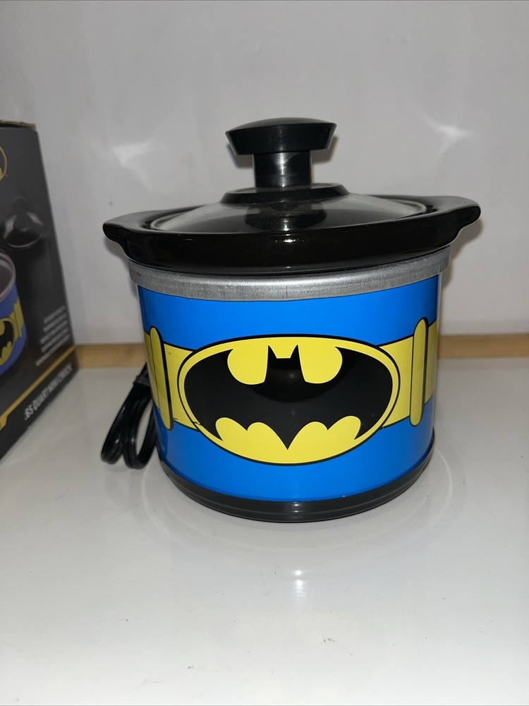 Batman Mini Slow Cooker 0.65 Quart with Glass Lid DC Comics