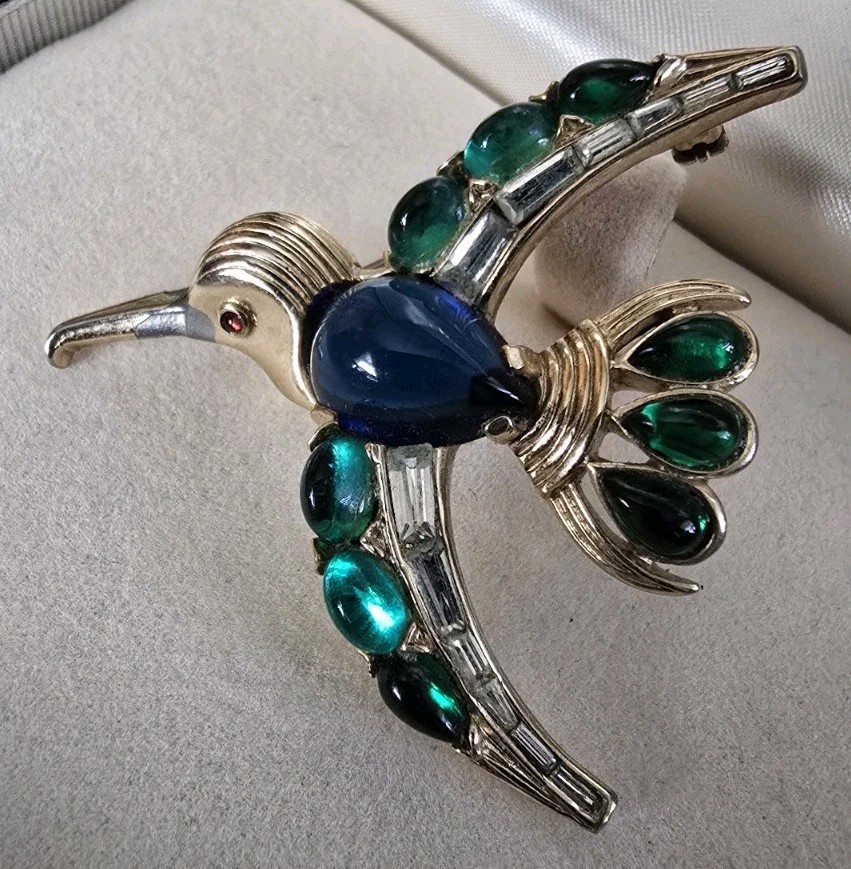 Trifari Alfred Philippe Crown Gilded Jelly Belly Hummingbird Brooch with Cabochon Gem Repair