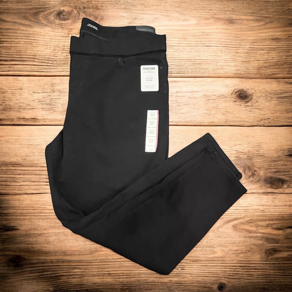NEW Levis Signature Plus Size 20S Women's Totally Shaping Skinny Jeans - Black