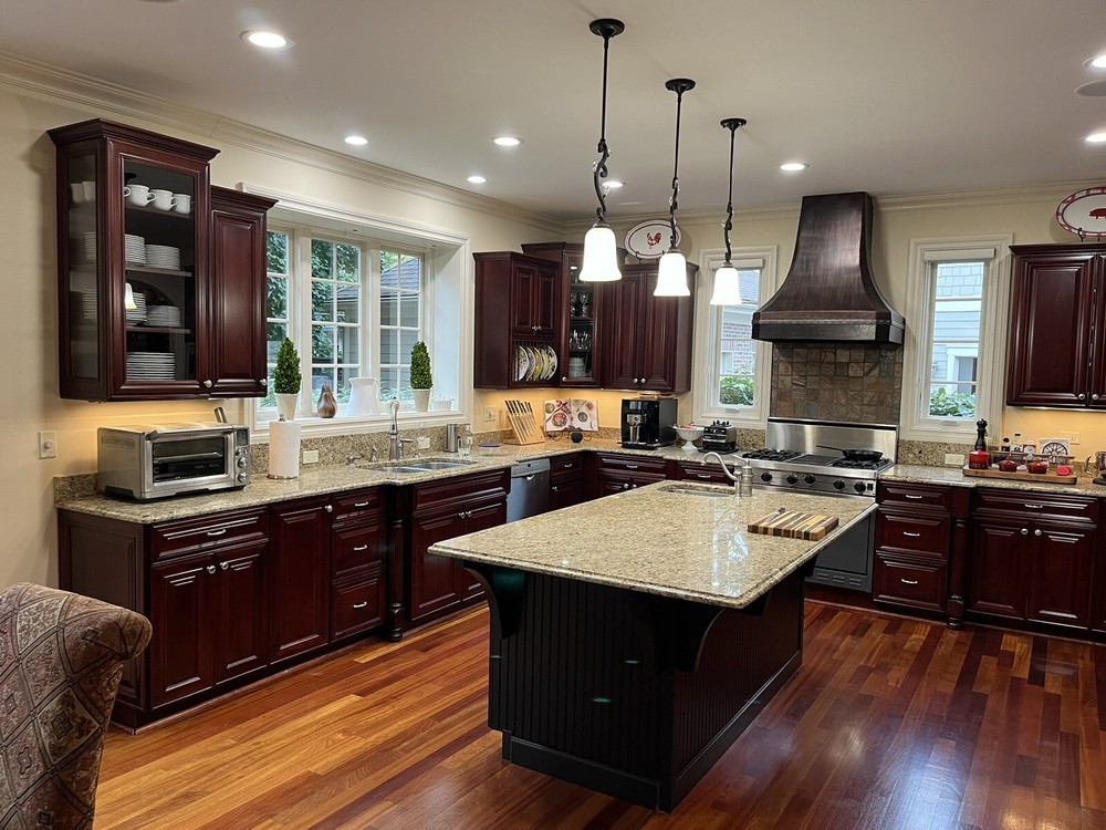 Kitchen Cabinets And Appliances
