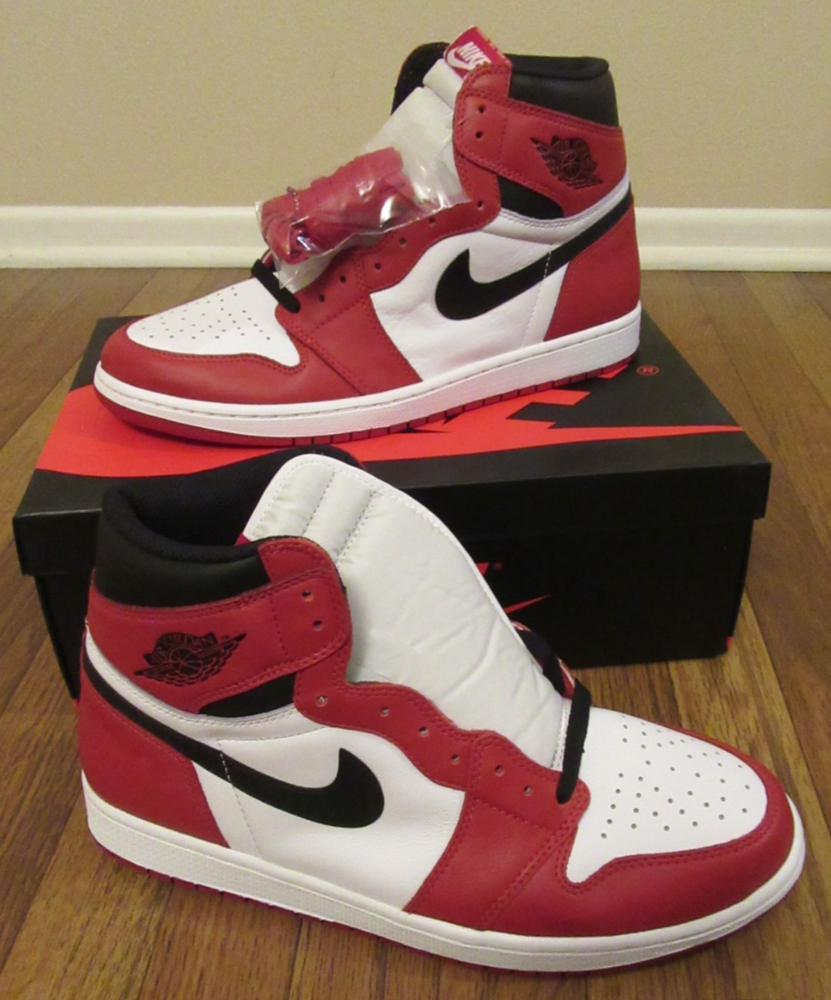 Nike Air Jordan 1 Retro High OG Size 11.5 White Black Red 555088 101 Chicago NIB