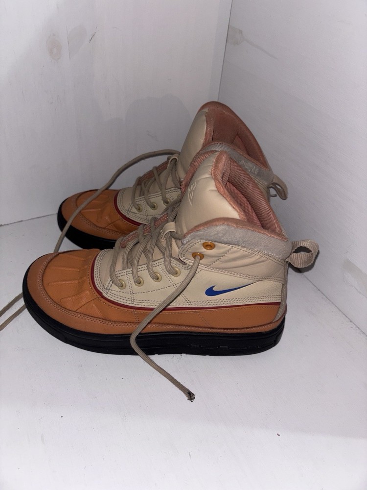 Nike ACG Waterproof Trail Hiking Boots for Outdoor Adventures