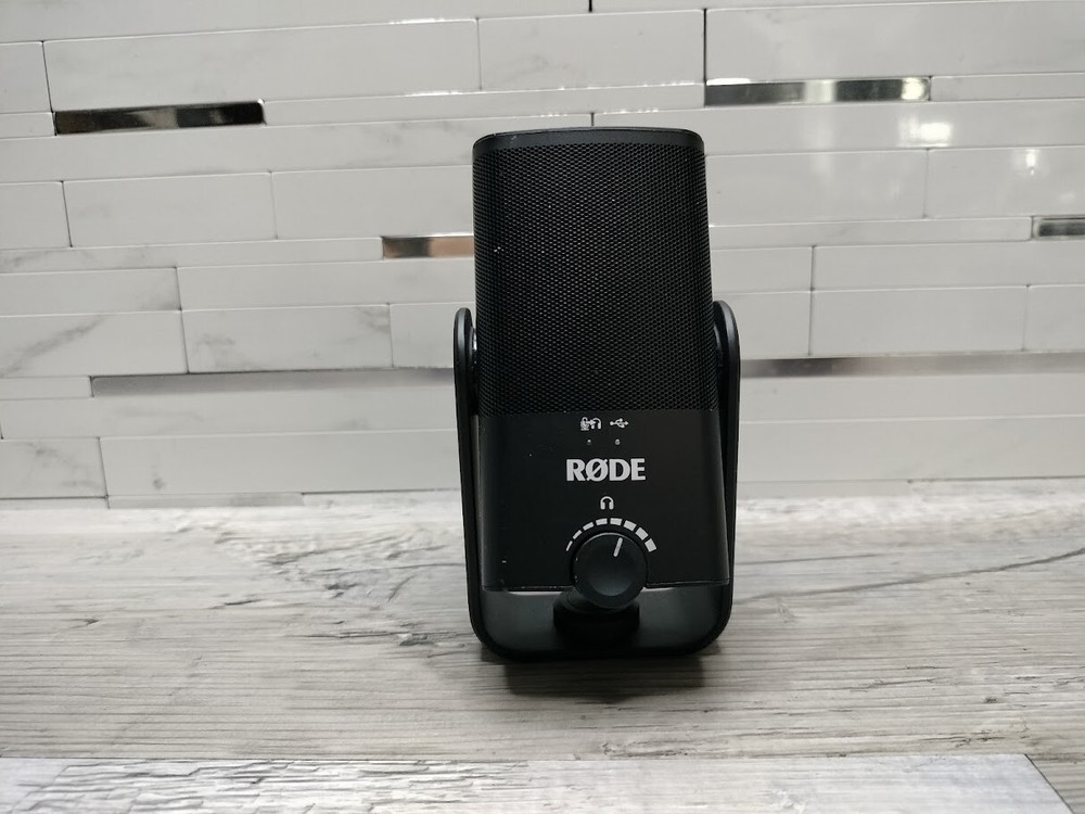 Rode NT-USB Microphone no stand