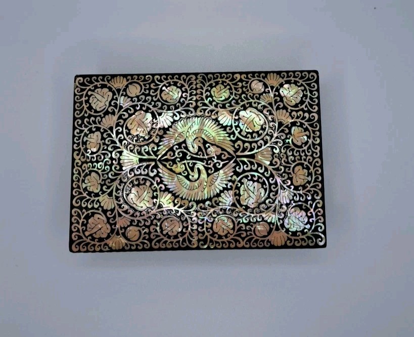 Vintage Lacquerware Playing Card Box with Mother of Pearl Inlay Cranes Design