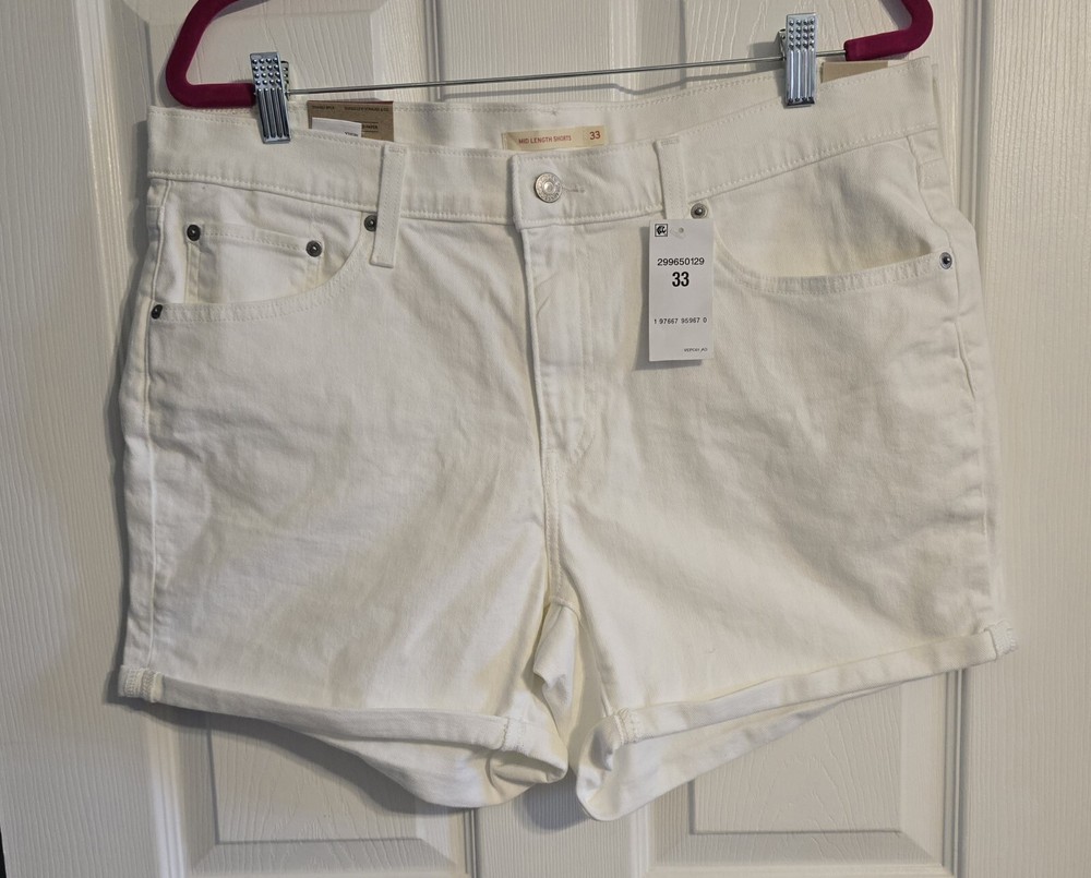 Levi's Women's Mid Length Shorts Size 33 Chalk White Walking Hiking