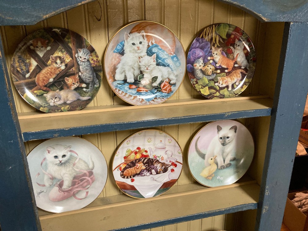 Set of 6 Kitty Kat Cabinet/Decorative Plates