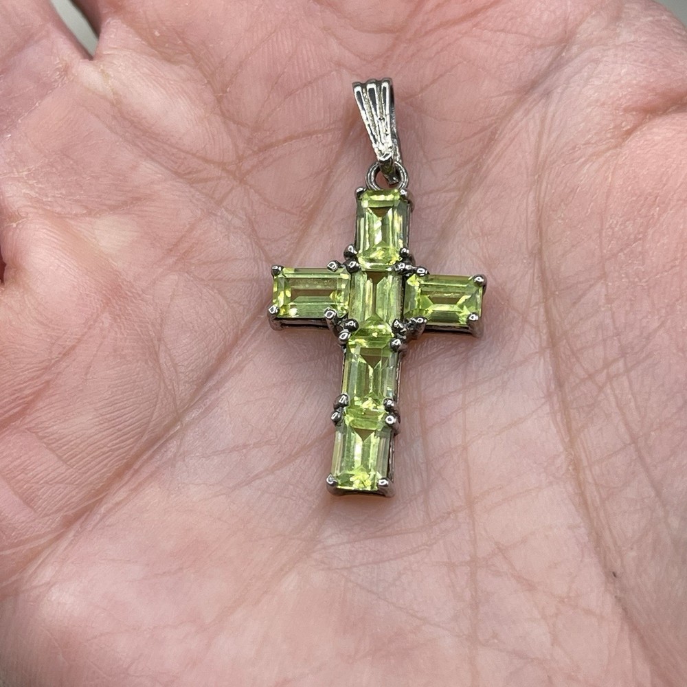 925 Sterling Silver Green Peridot Cross Pendant