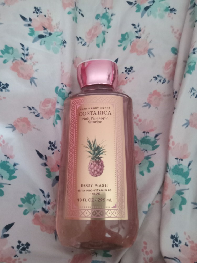 Bath & Body Works Luxurious Moisturizing Body Wash for Soft Skin  