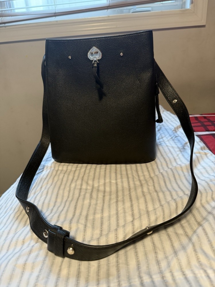 Kate Spade Stylish Hands-Free Crossbody Bag for Everyday Wear