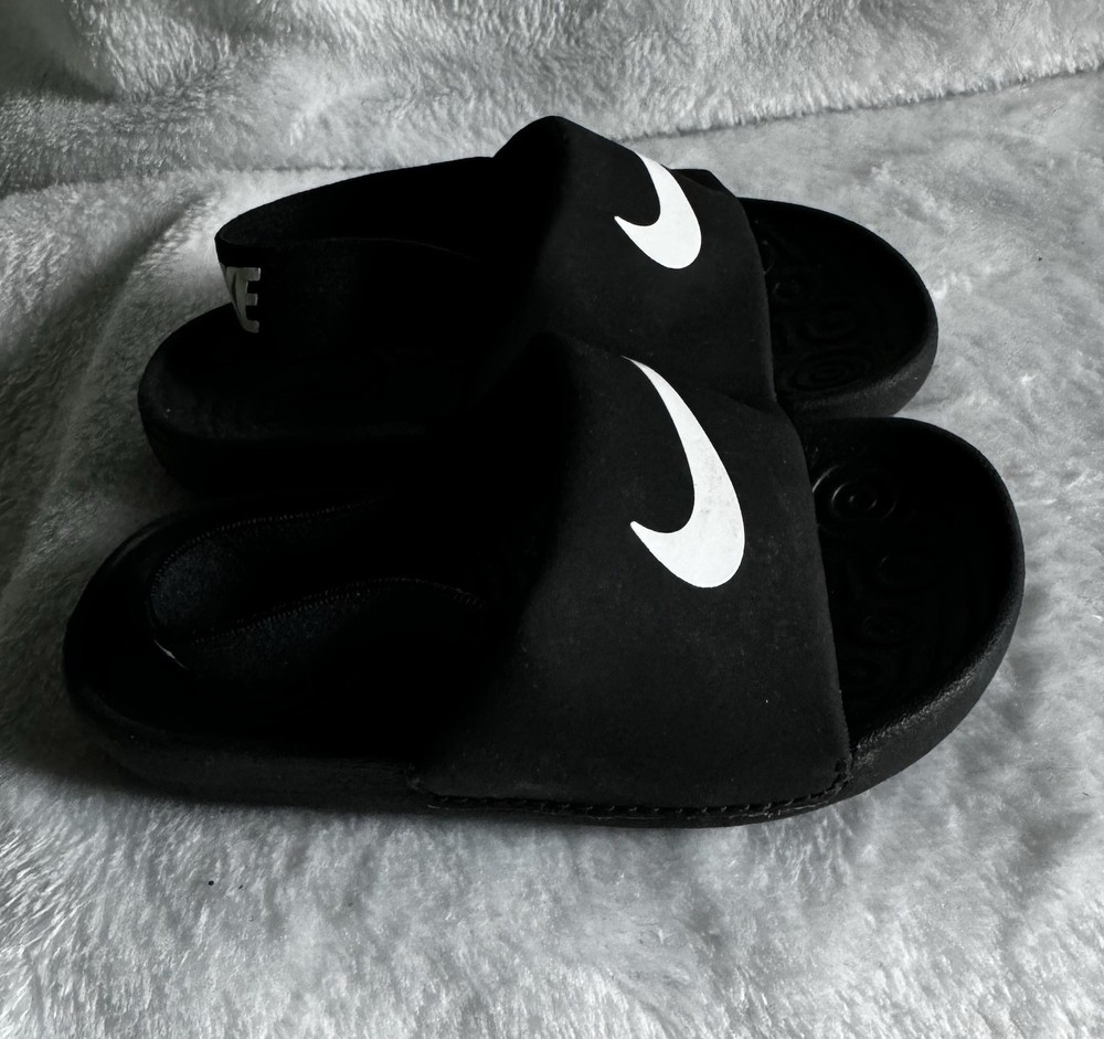 Nike Kawa Slides with Stretch Back for Toddlers Size 6C in Black White