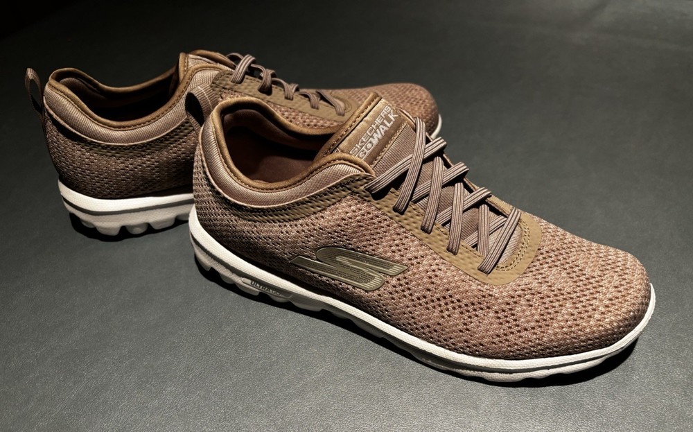 Skechers Women Sz 9 Tan Taupe Sneaker Run Walk NEW 13487