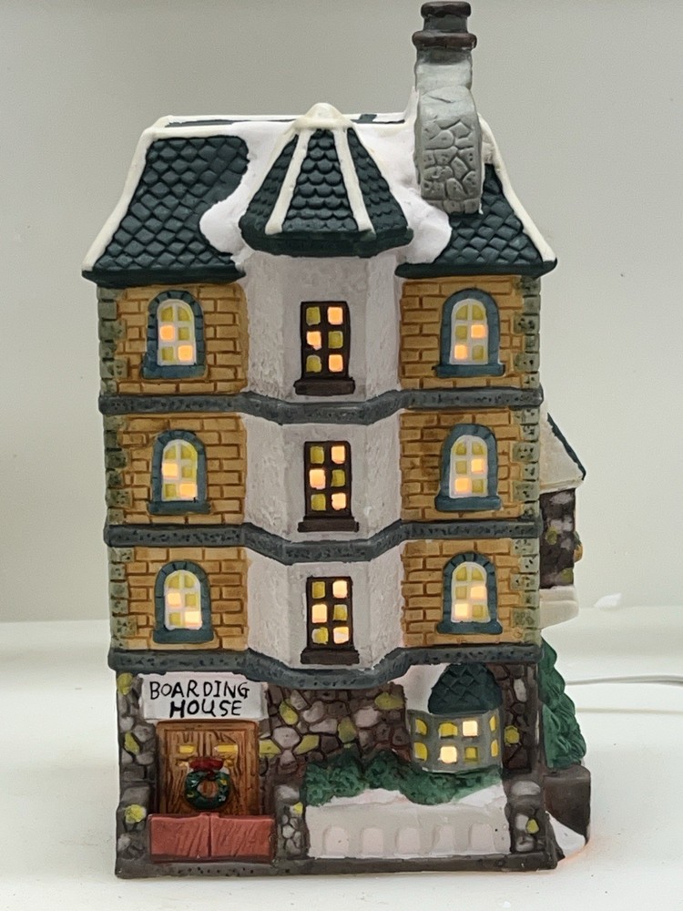 Dickens Collectables Towne Series Porcelain Boarding House in Original Box Mint