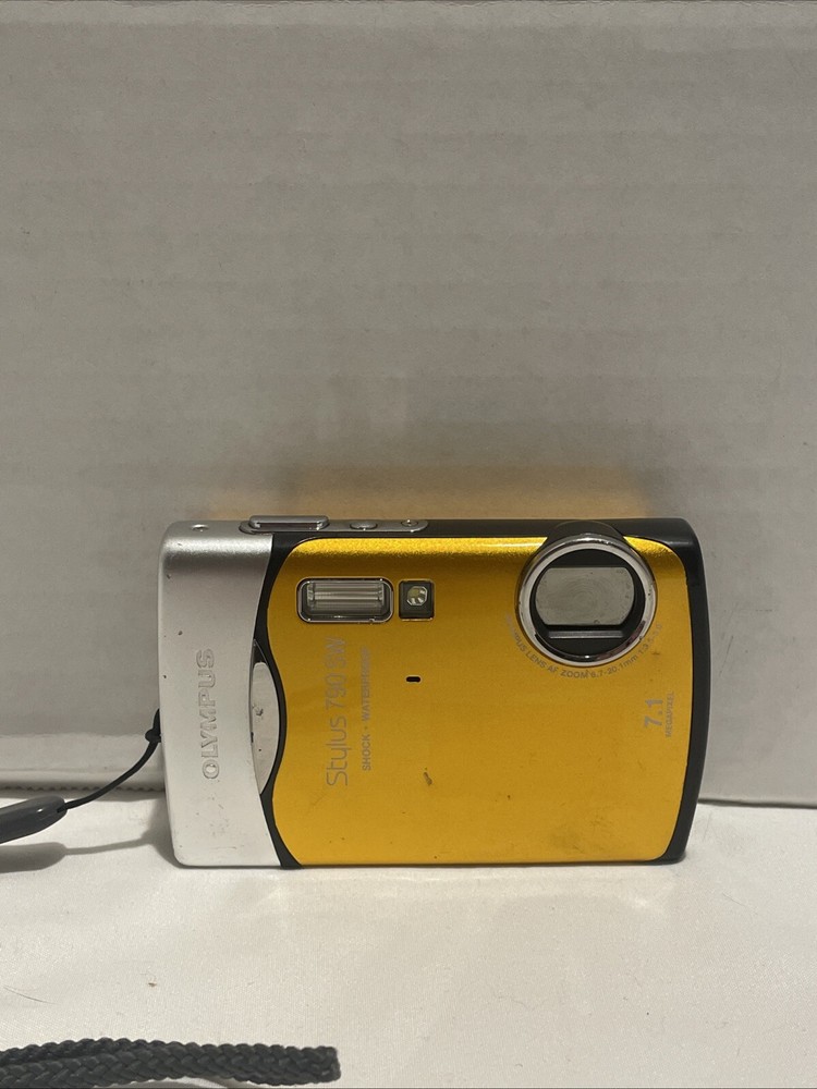 Olympus Stylus 790 SW 7.1MP Waterproof Shockproof Digital Camera Bundle Info Inside